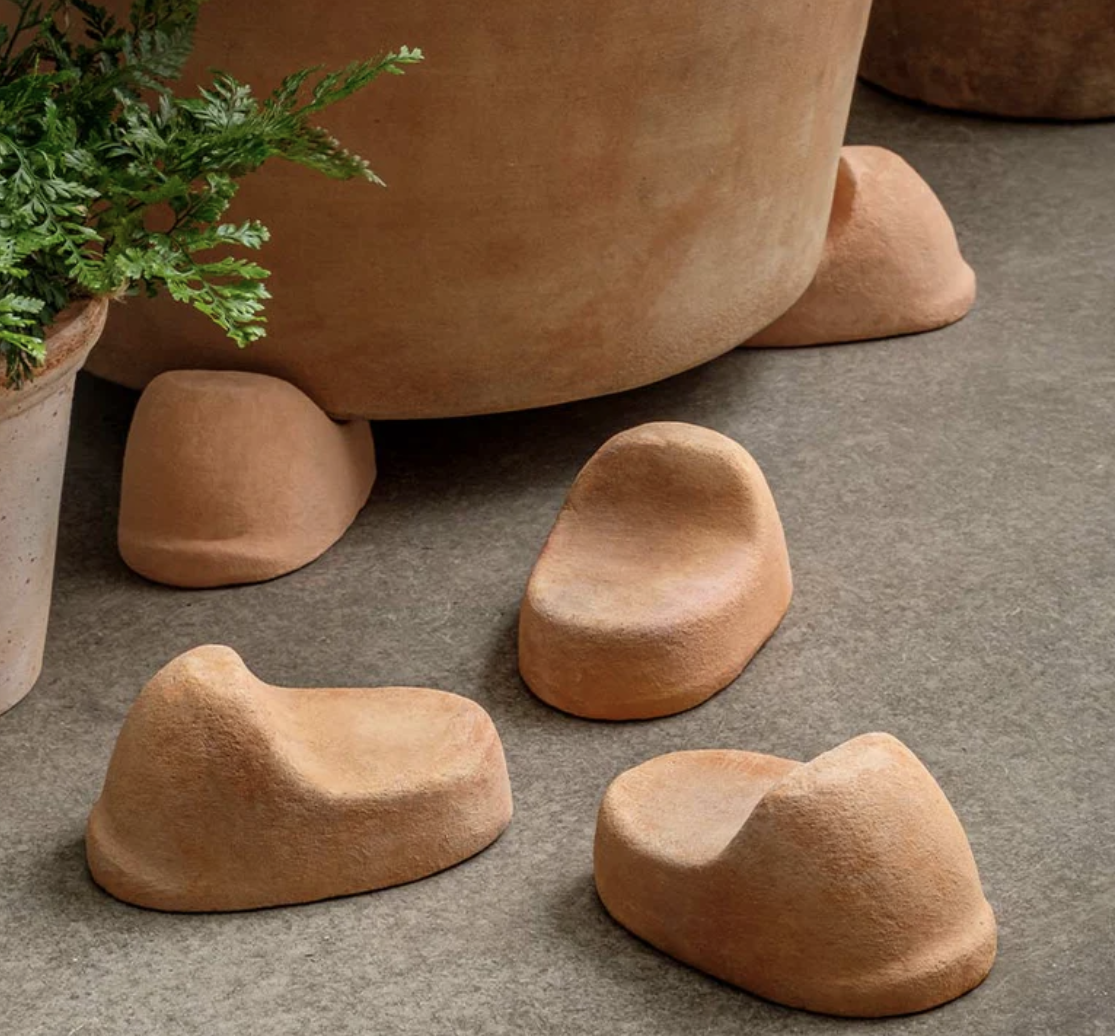 Terra cotta pot risers