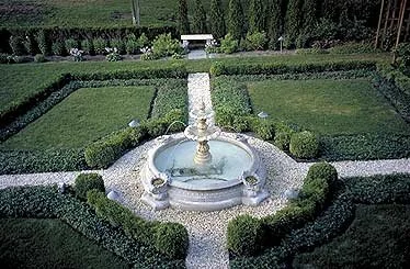 Custom Pools and Fountains