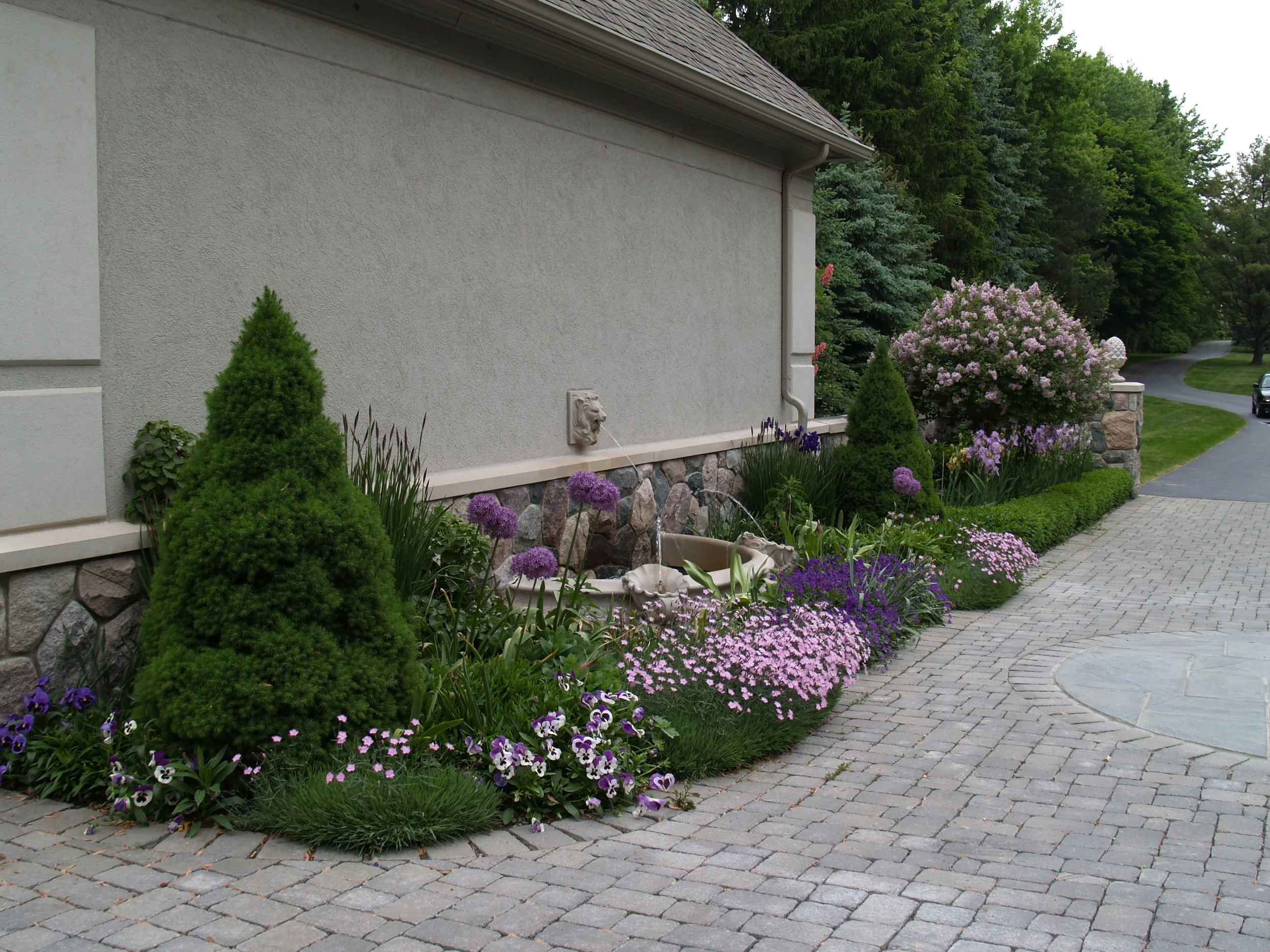 Custom Pools and Fountains 