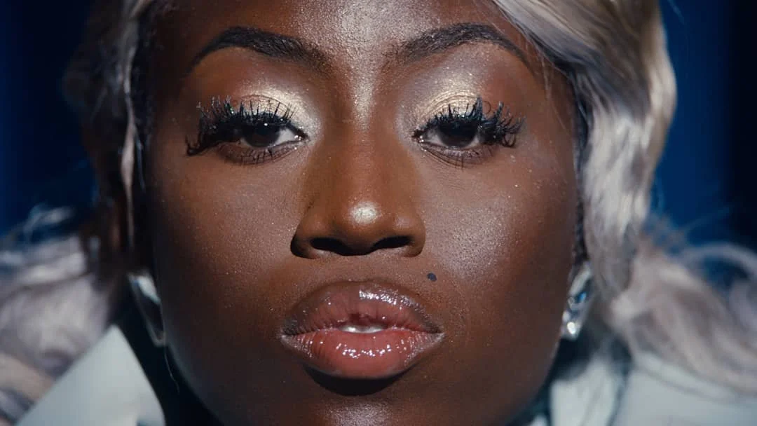 Mind boggling, in ya face, uncompromising @breerunway 🎶 latest promo Big Rack's 💥. Directed by the gentleman himself @fredrowson 🎬 @blinkstagrammer
Multiple formats captured beautiful by @stefanyapdop 🎥
Wrapped up like a Christmas present from yo