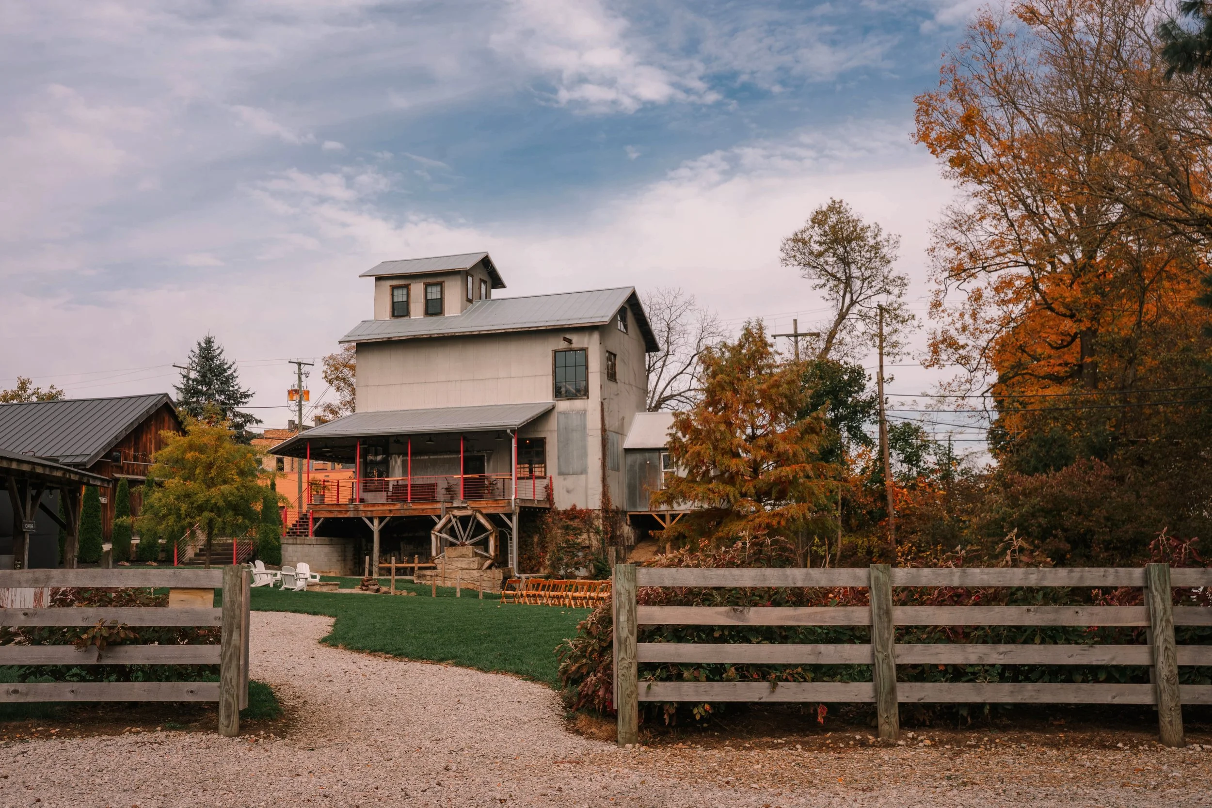 Timeless Wedding in Utica, Ohio at Mill Street Grains