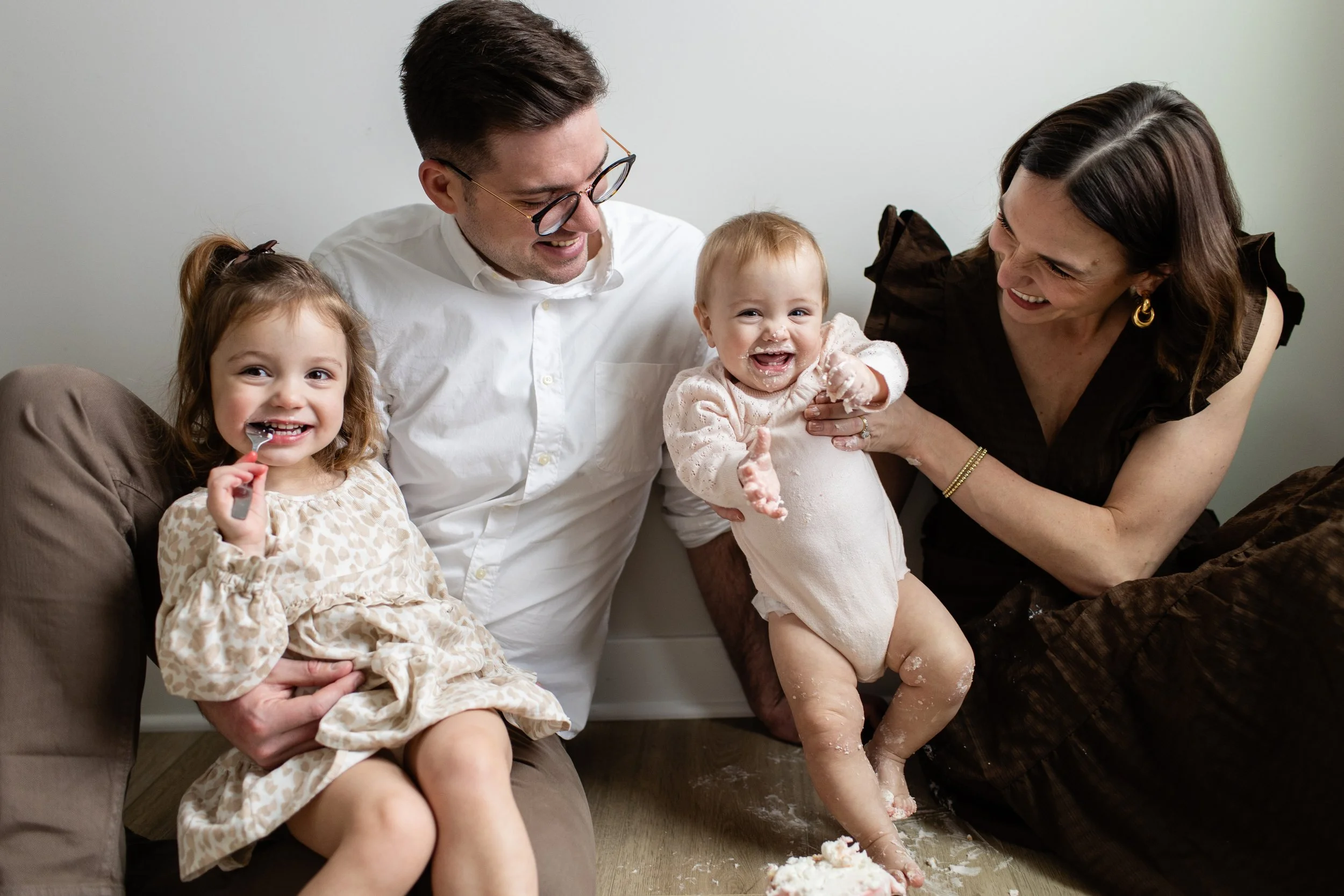 family-cake-smash-one-milestone-big-sibling-included-in-home.jpg