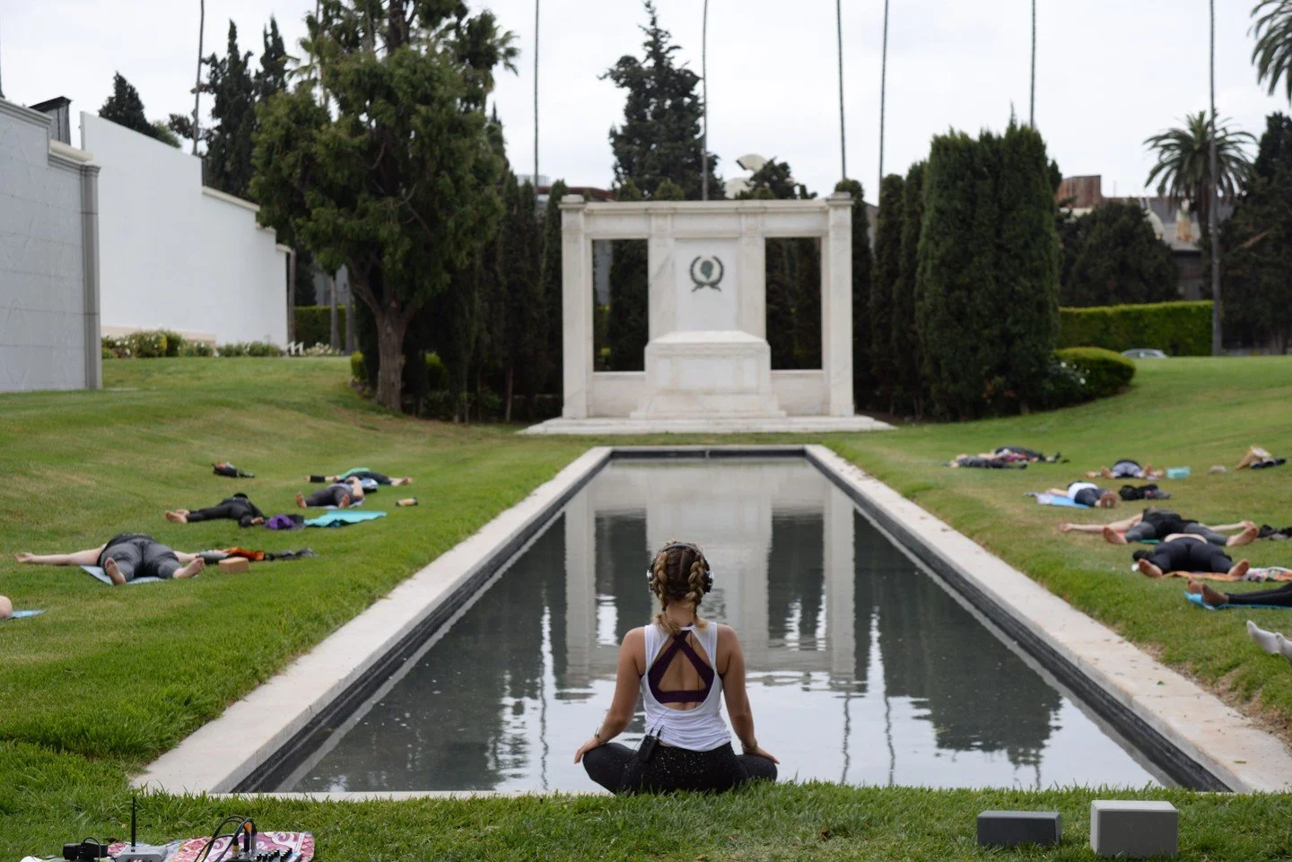 You don't have to suffer through it. 
You don't have to live like this because it's just the way it is.
You don't have to be at war with your body. 
There's a way out of the spin cycle.
Take a deep breath. Relax you shoulders.
See? You've already sta