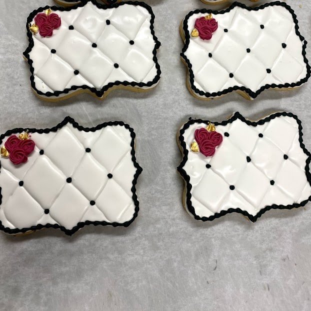 white+diamond+cookies+with+black+lining.jpg