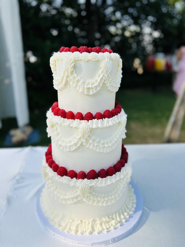old fashioned piping with fruit on borders.jpg