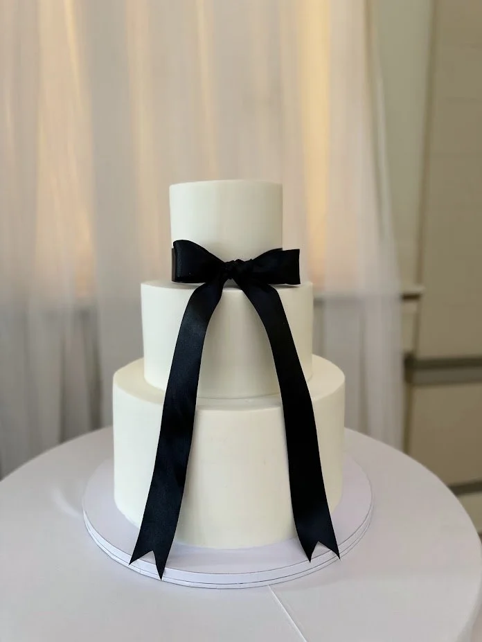 solid with black bow.jpg