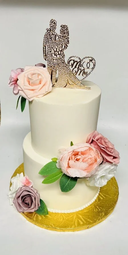 solid white with fake flowers.jpg