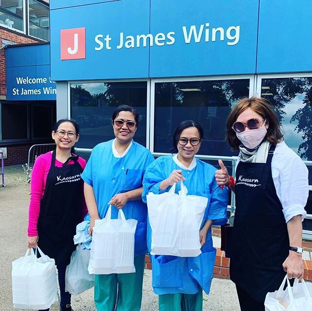 We wanted to thank the staff over at St George&rsquo;s hospital for their hard work. Sunday lunch donated to our heroes 🌈 
#heroes #nhs #nhsheroes #stayhome #covid_19 #tooting #stgeorges #tootingbroadway #tootingbec #tootingfood #swlondon #london #l