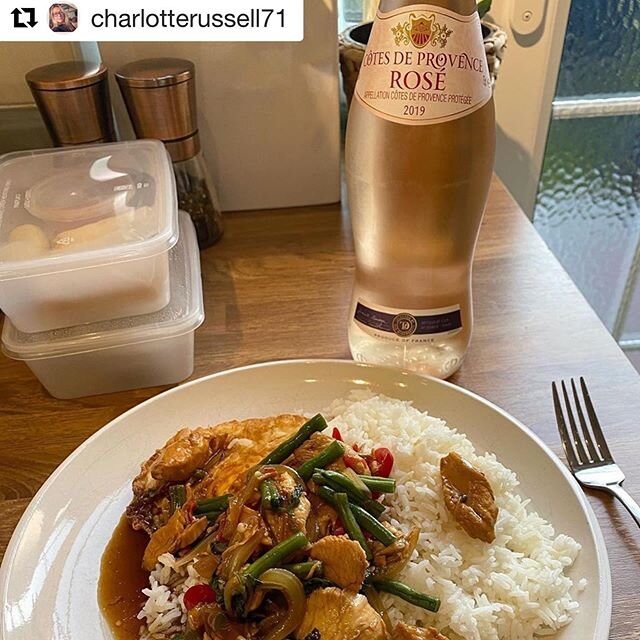 Thank you to our lovely customers for your continued support 🙏🏻 love this post from @charlotterussell71 
#takeaway #foodtogo #deliveroo #ubereats #london #swlondon #selondon #londonfood #foodlondon #eatlondon #foodblog #londonfoodblog #wimbledon #t