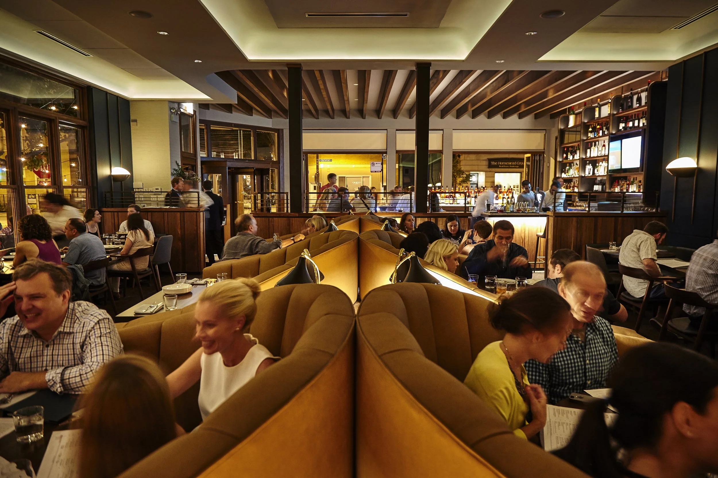 coda di volpe dining room