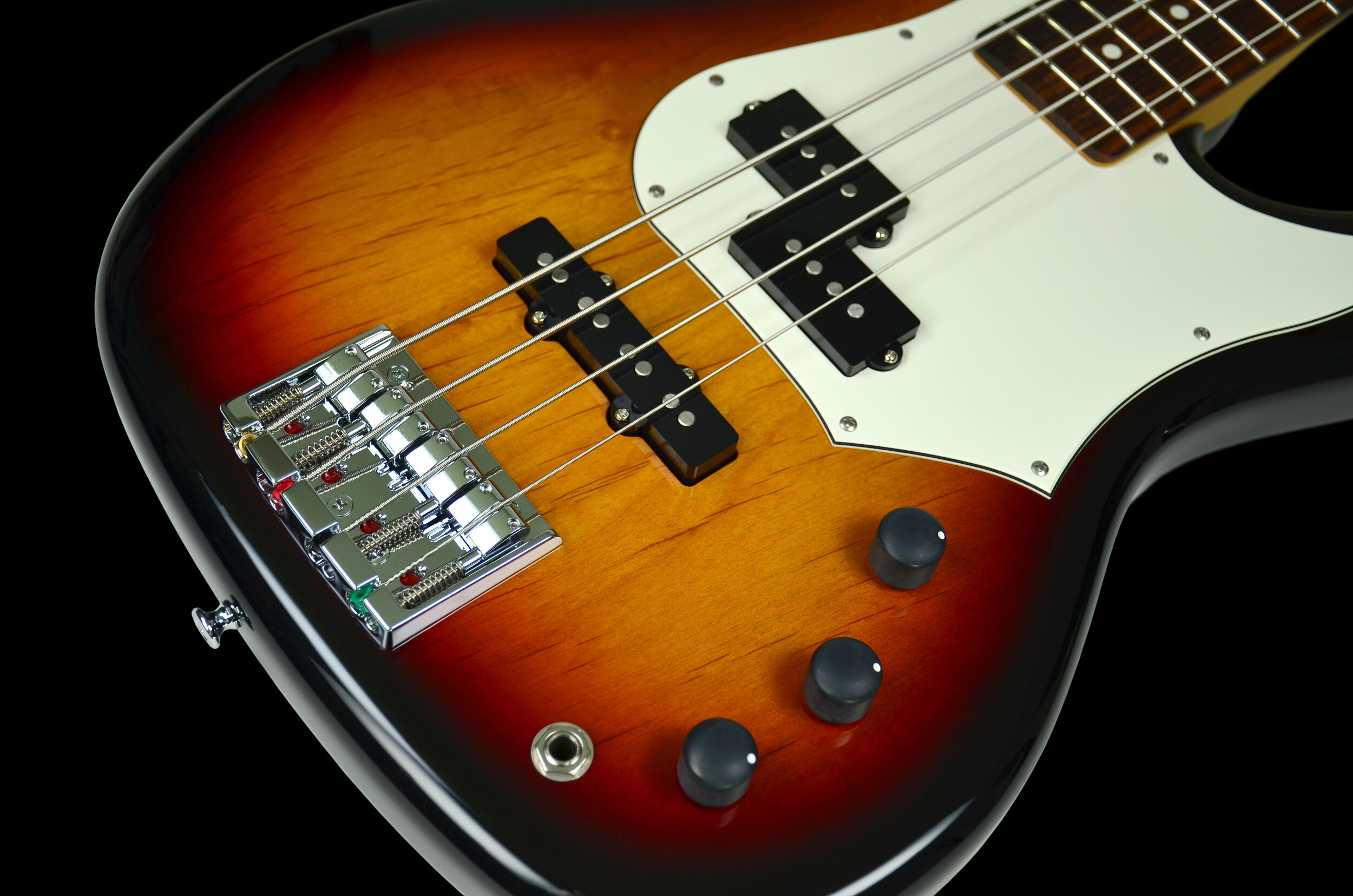 3-color Bass E.jpg