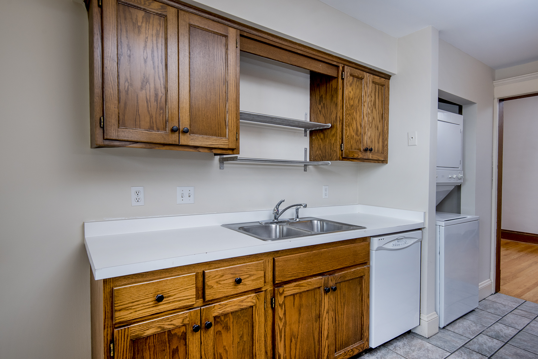 In-unit laundry and dishwasher!