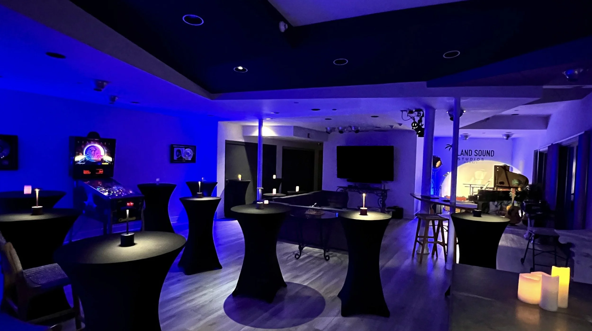 The Lounge at Island Sound - 2.jpg