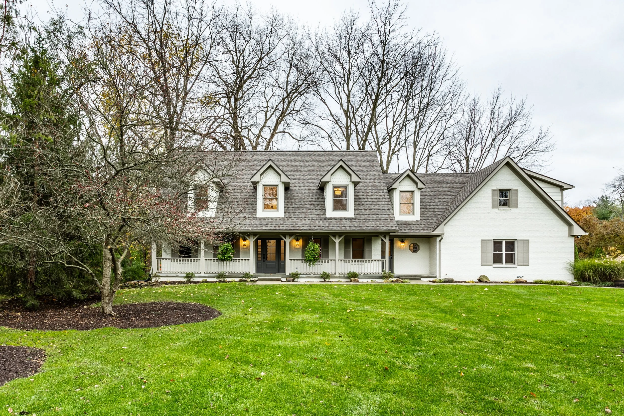 01-{1325 E 82nd St}.jpg