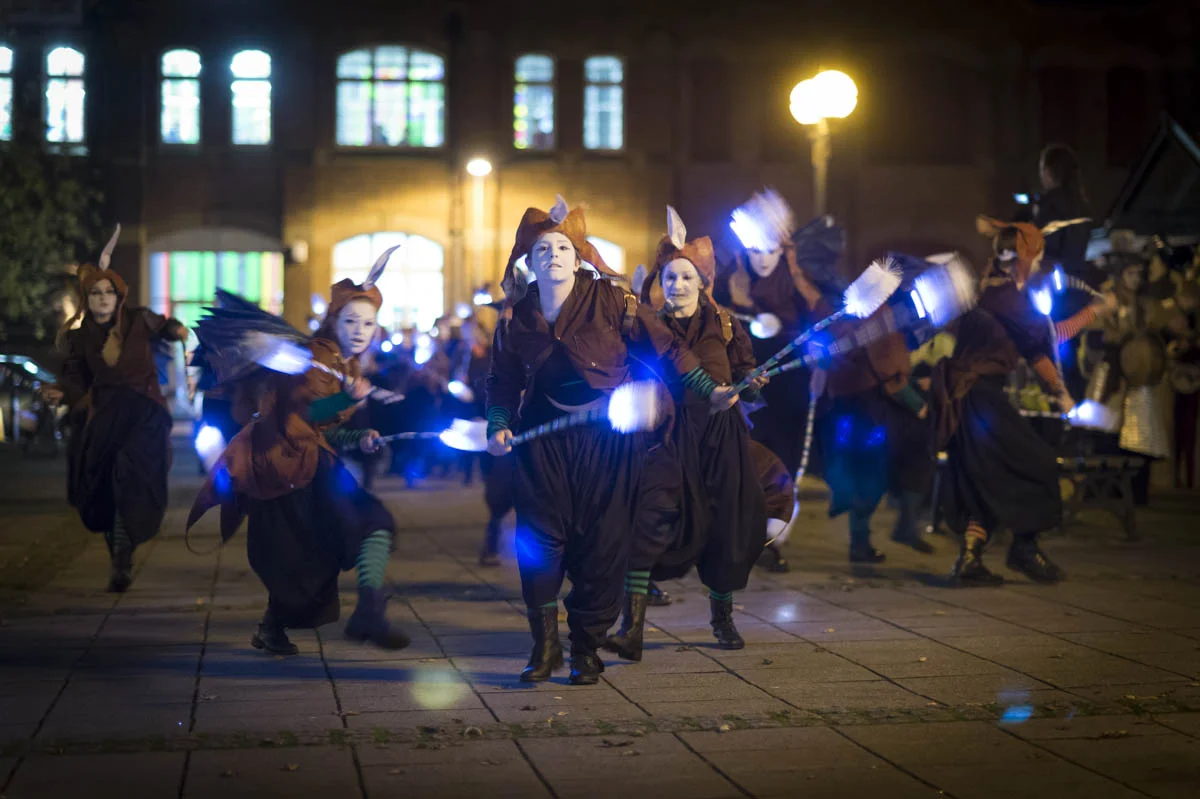 Photo by Theo Moye 04/11/16 Oceanallover and Exeter City Council with Burn the Curtain present 'On Tenterhooks' on Exeter Quay, celebrating the wool trade and the Exeter Canal.