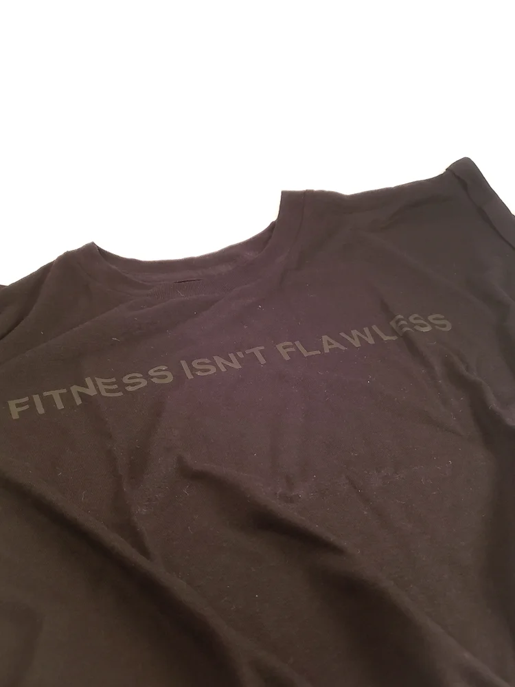 'fitness isn't flawless' tee - midnight black