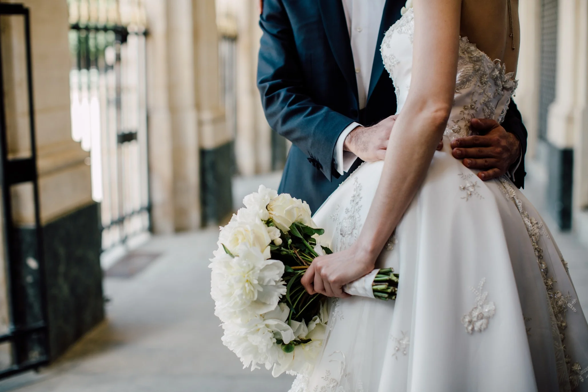bride-and-groom_t20_eoJer2.jpg