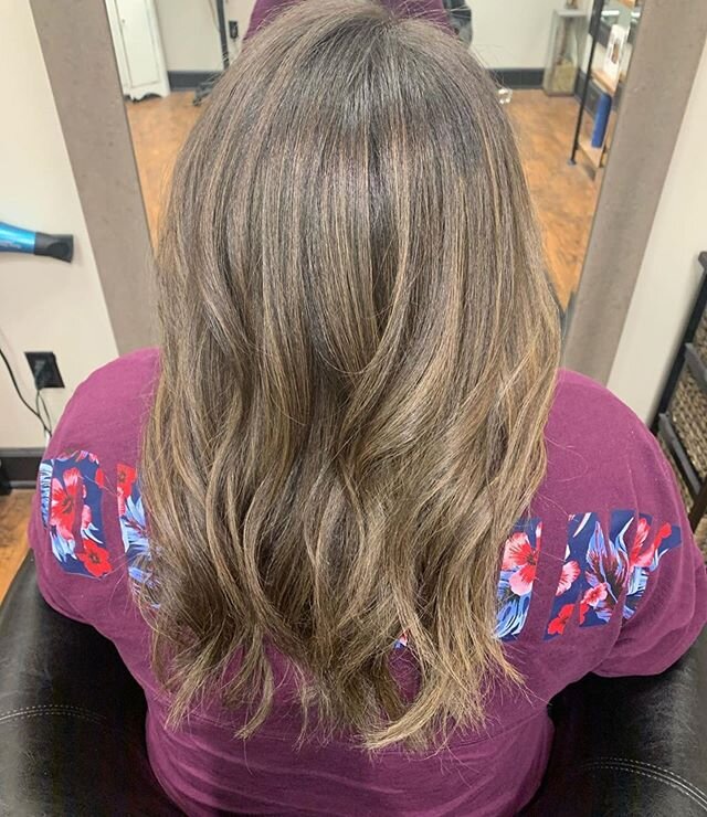 We Love a Good Transformation...Swipe &mdash;&gt; &mdash;&gt;
to see the before! 
_
From her Natural color to a Low Maintenance Balayage✨

Hair By: @krhae_