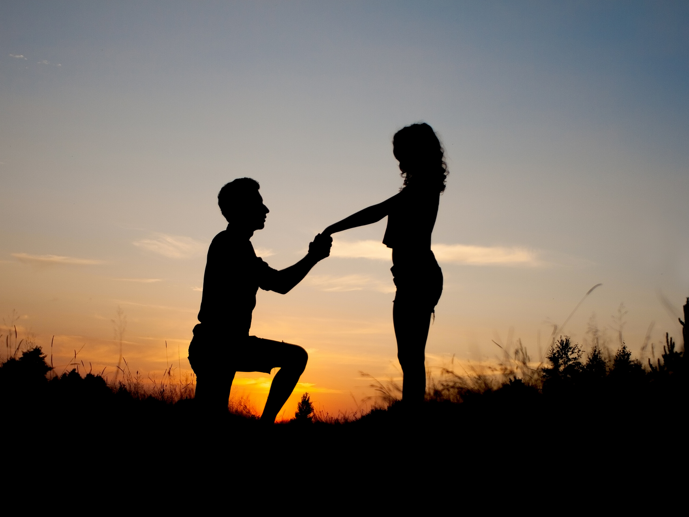Yay you are engaged! 8 Things to do RIGHT After You Get Engaged! 