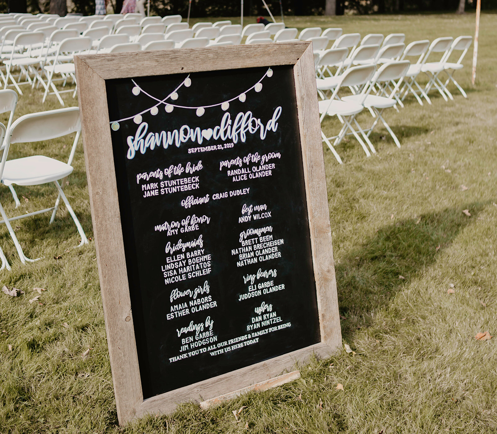 Grab a Drink and Find Your Seat Sign - Wedding Seating Plan Signage -  Cocktail Seating Chart - Beer Escort Cards - Wine Place Cards Sign
