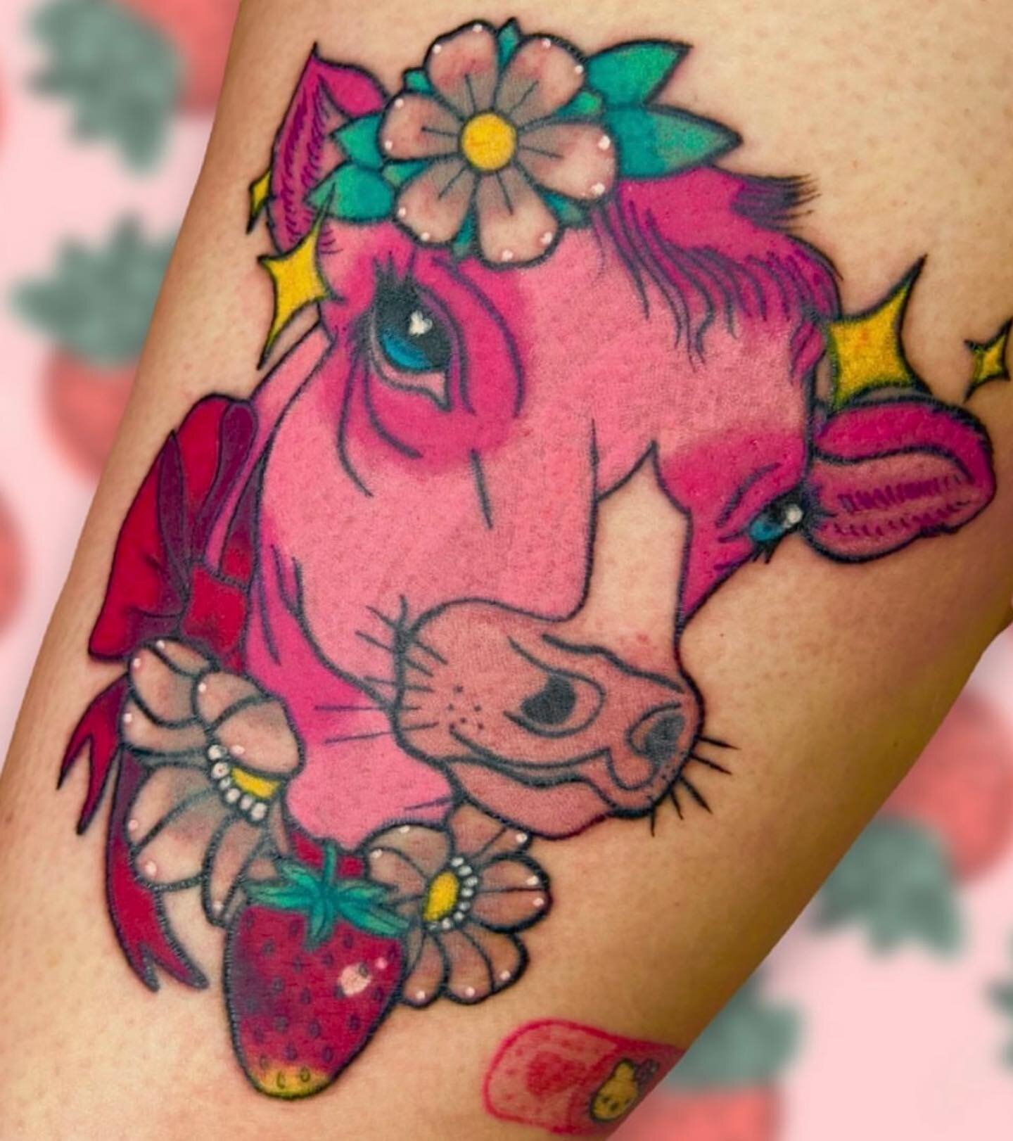 Strawberry Cow done by @eternalwhimsy Send 👉🏼 @eternalwhimsy  a DM for Booking info or Questions.Thanks