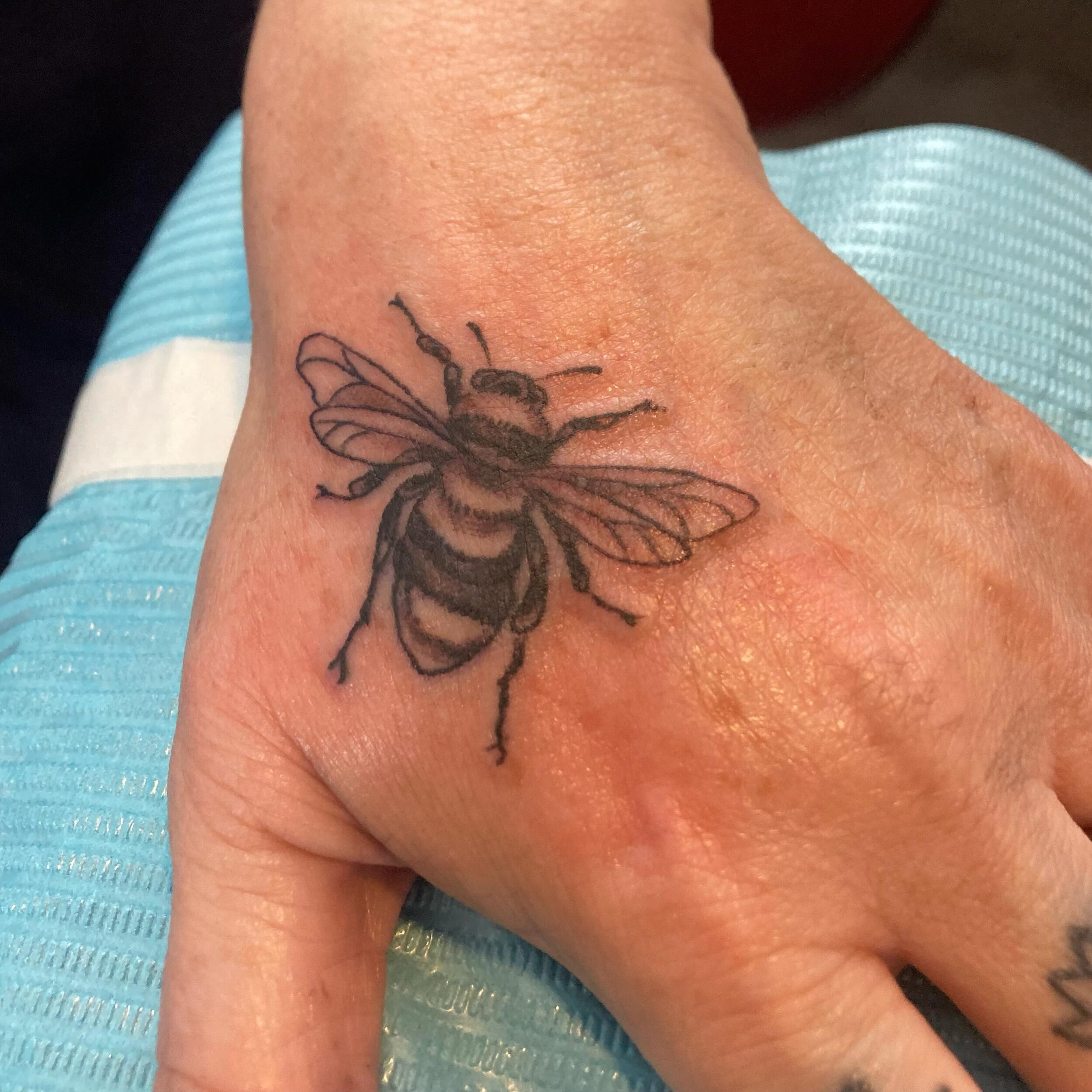 Bold will hold but fine line is divine!  A wee bee for another long time friend.  See you on the next visit Melissa!