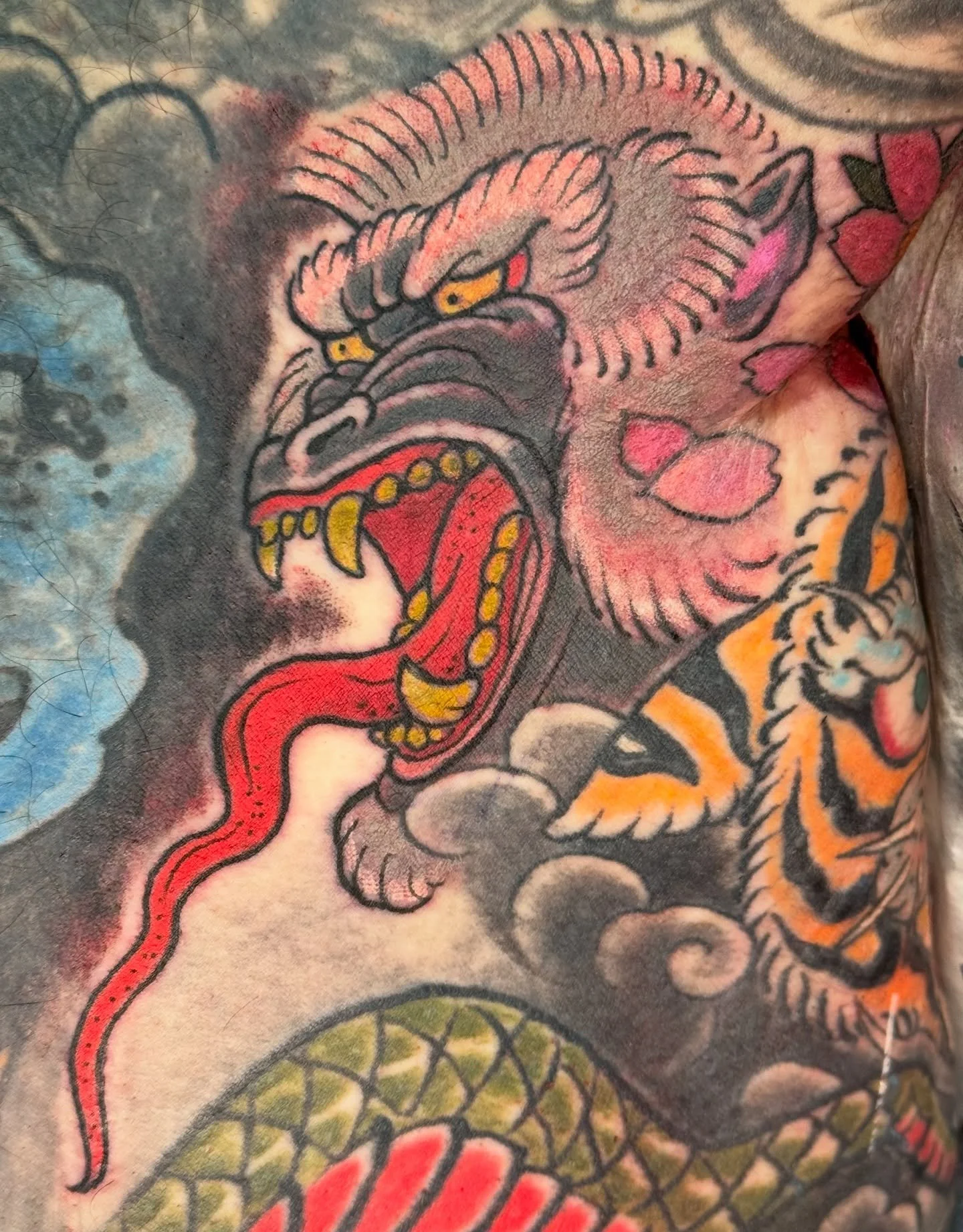 Fun armpit gap fillers for @_23merjil &hellip; those last chess moves are the hardest ! @shoguntattoo #shoguntattoo #pasadena #shoguntattoopasadena #japanesetattoos