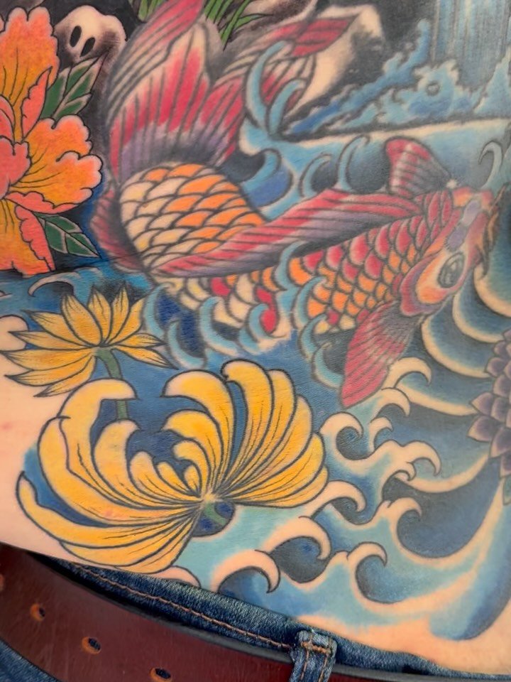 Full back coverup (kept the koi) . Thanks Oscar for your grit and patience on knocking this out ! The BEFORE is the last swipe . Thanks for looking, always tattooing. #shoguntattoo #shoguntattoopasadena #coverup @shoguntattoo