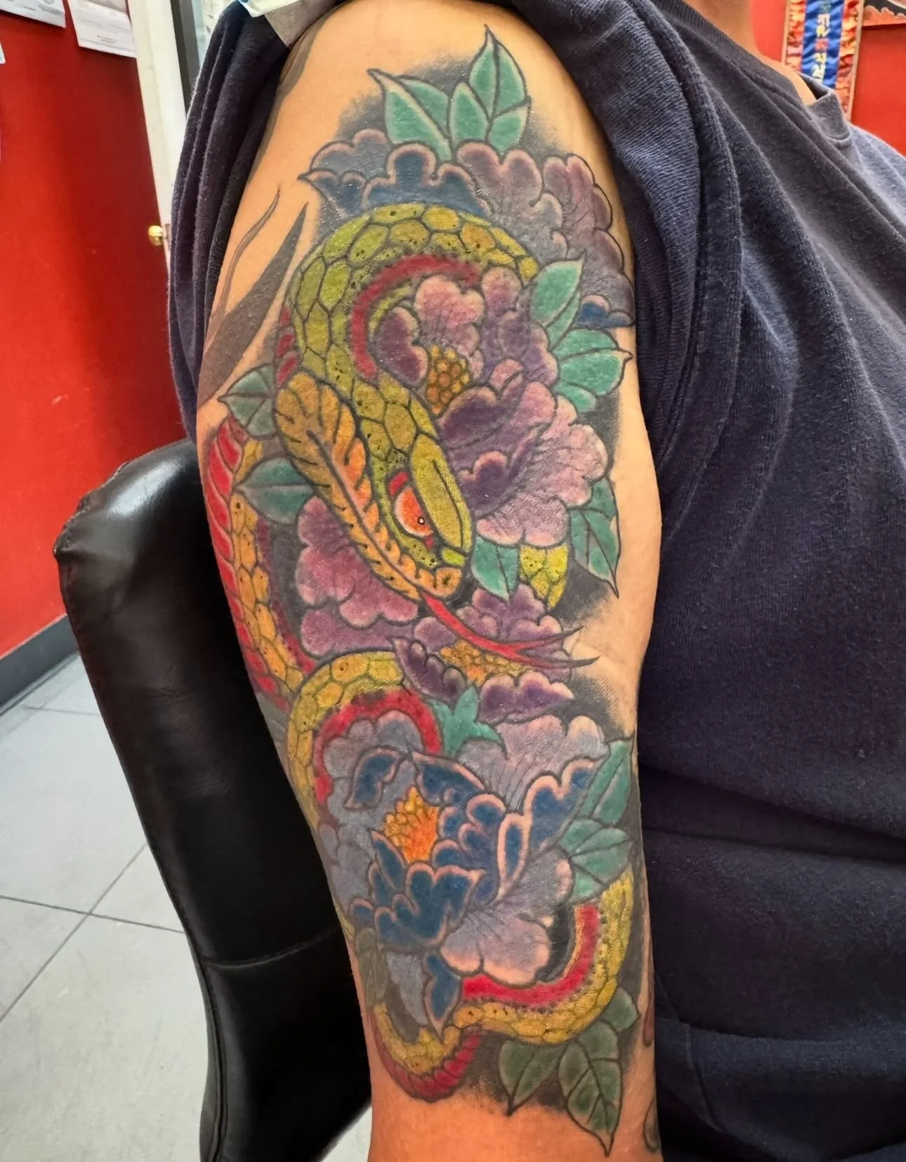 Fun coverup for @gabrielgarcia6411 , thanks as always! Swipe for the before pic 
#shoguntattoo#shoguntattoopasadena #japanesetattoo #coverup