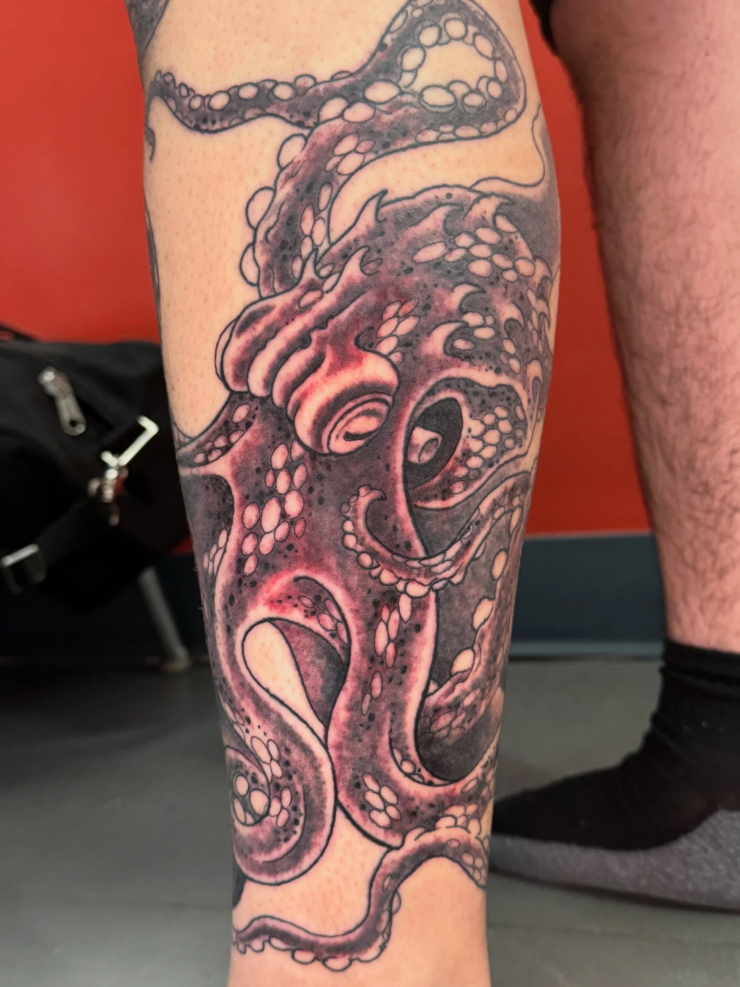 One point octopus today for Roman today . Thanks for hanging tuff &amp; letting me run with it. @shoguntattoo #shoguntattoo #shoguntattoopasadena #tako #japanesetattoo