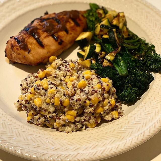 Copy cat Flower Child quinoa corn:
1 c tri color quinoa
1 3/4 c water
1 can drained corn
1/2 c plain Greek yogurt
1/4 c shredded Parmesan
Salt
Pepper
⠀
Method:
Bring water to a boil, add quinoa, reduce heat and cover for 15 ish minutes. Once cooked, 