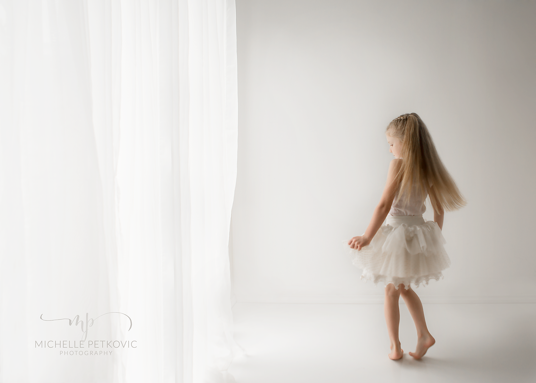  At Michelle Petkovic Photography you have the option of outdoor photography at one of our signature locations, a location of your choice or in the comfort of our Paralowie studio. 