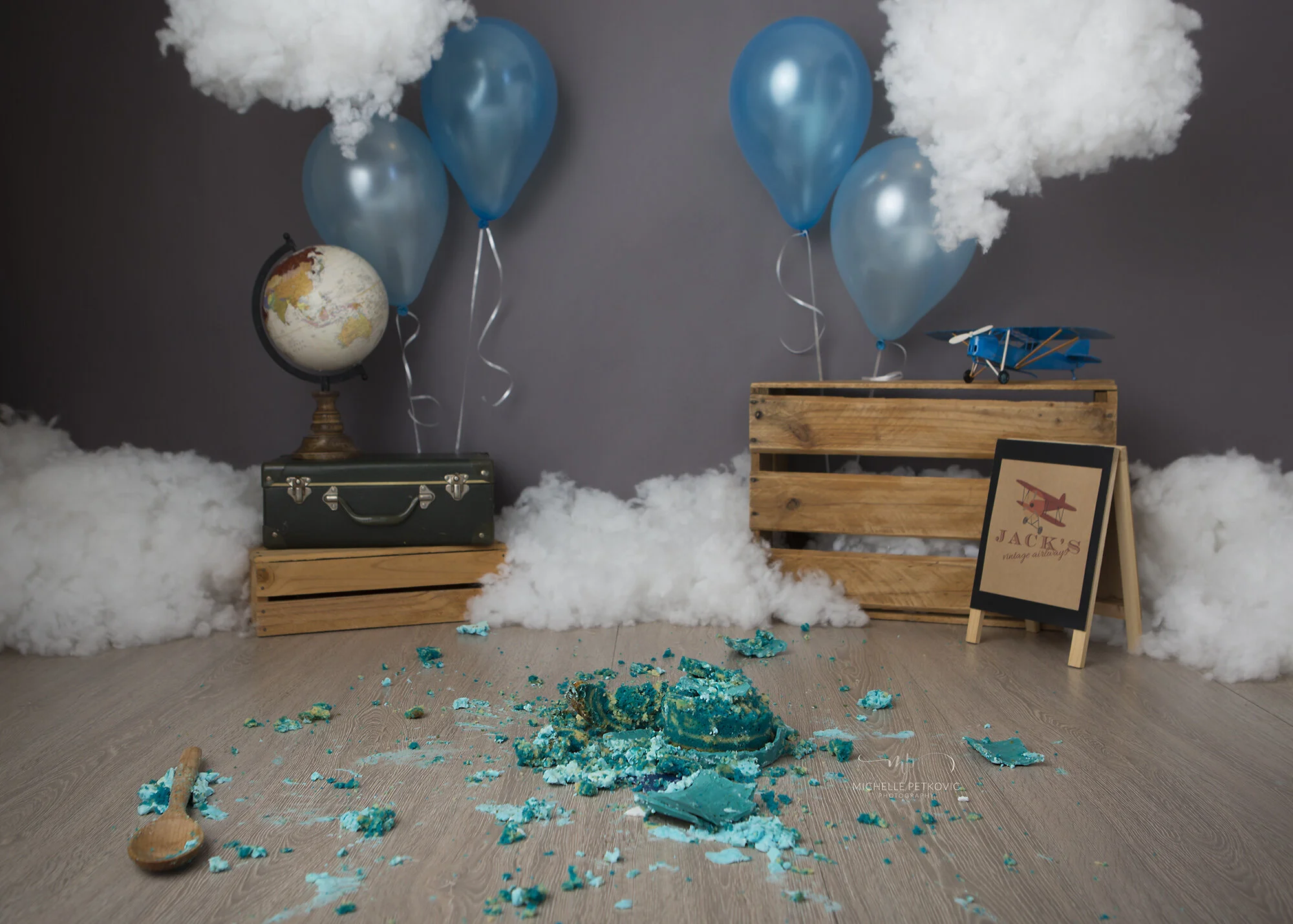  Vintage plane cake smash, cupcake cake 