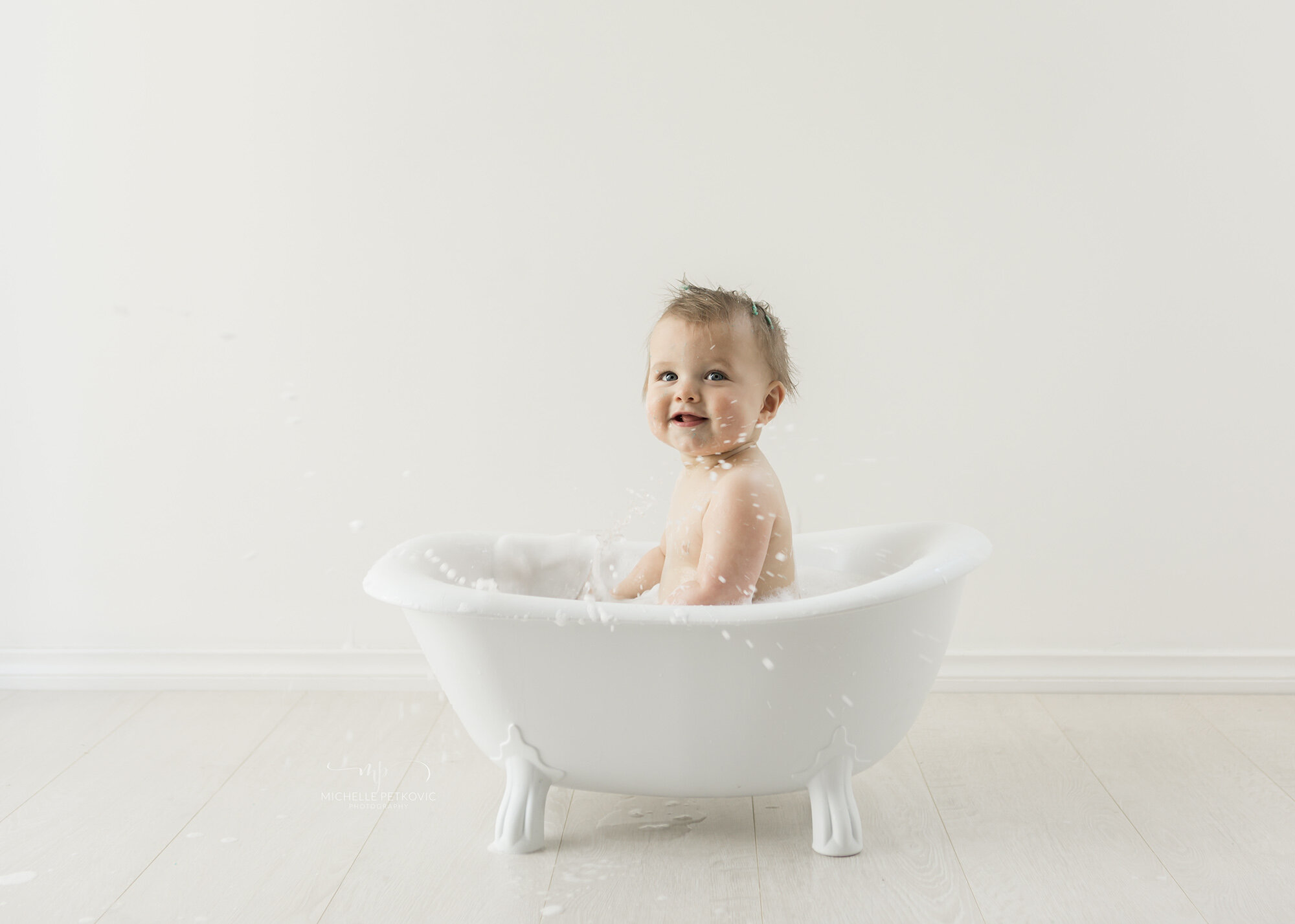 baby bath photography