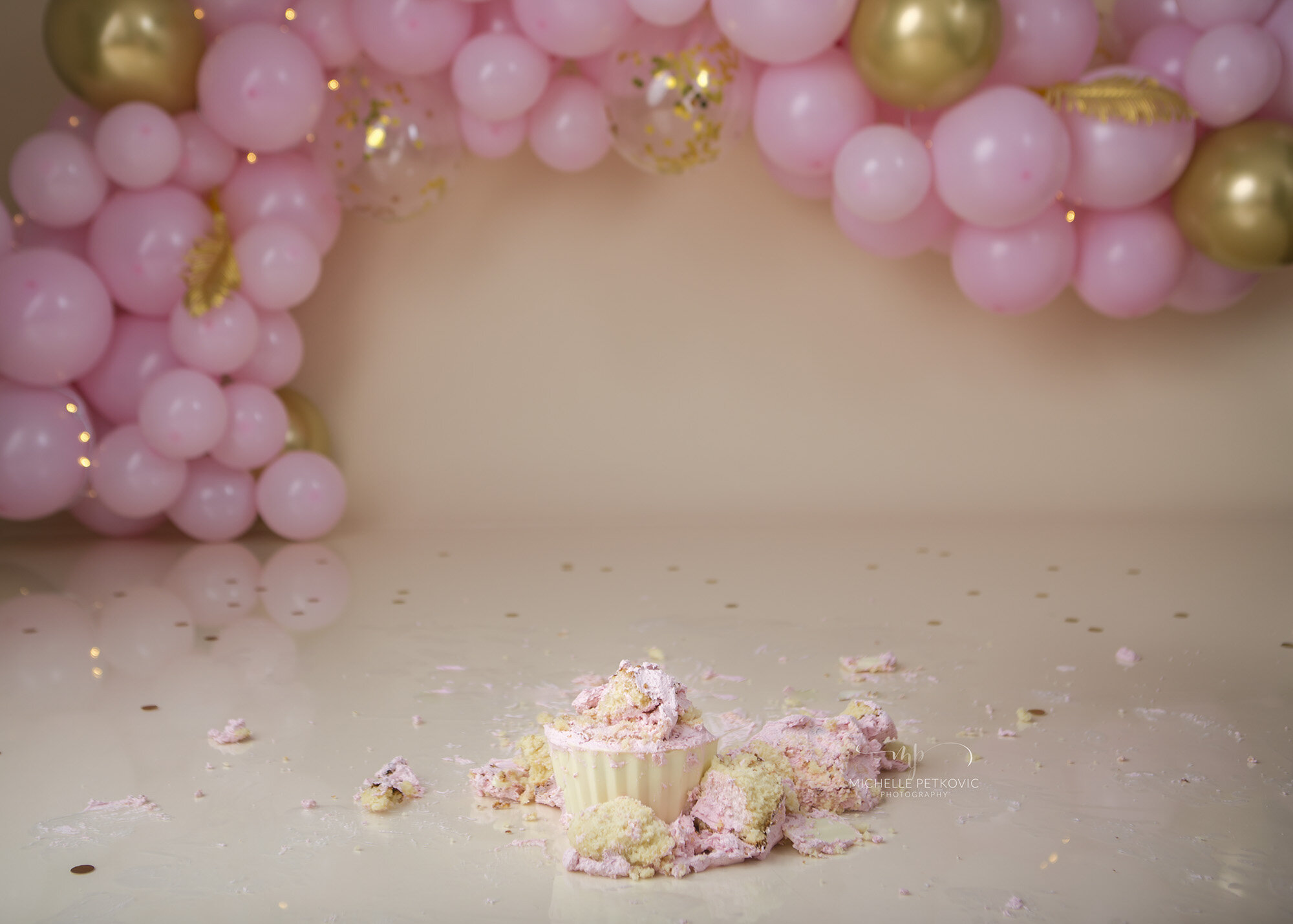 Copy of pink and gold cake smash photography session