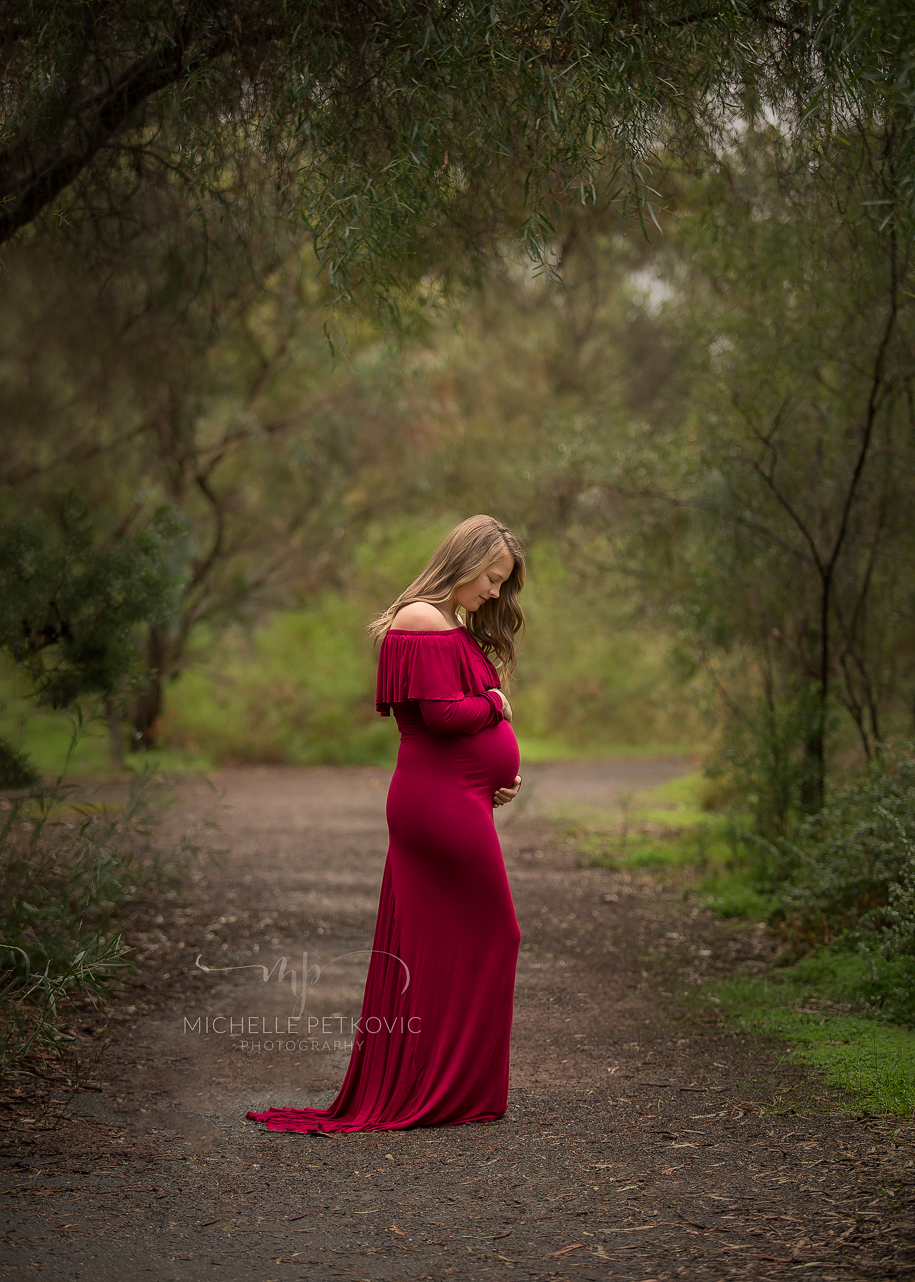 outdoor-maternity0red-dress-adelaide.png