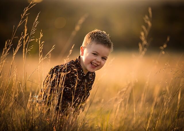 It's so good to be back behind the lens when I get to work with gorgeous kids like this little man & his big sister! Just 1 spot left for my sunset Mini Sessions at this gorgeous location on Saturday May 30th!  Link in the bio⁠
⁠
⁠
#michellepetkovicp