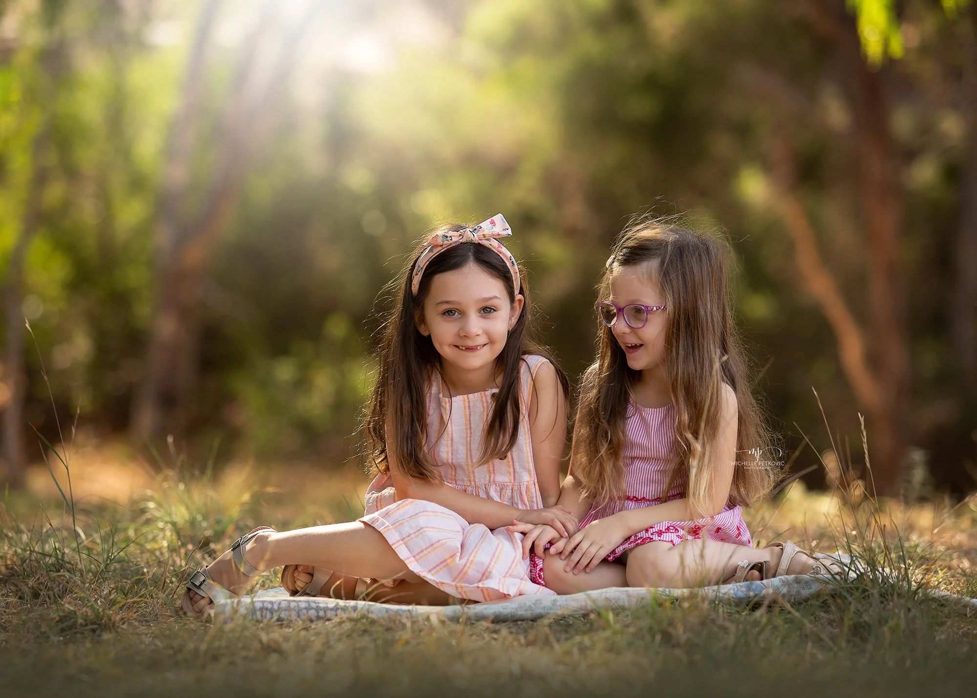 Outdoor sibling photography Adelaide (Copy)