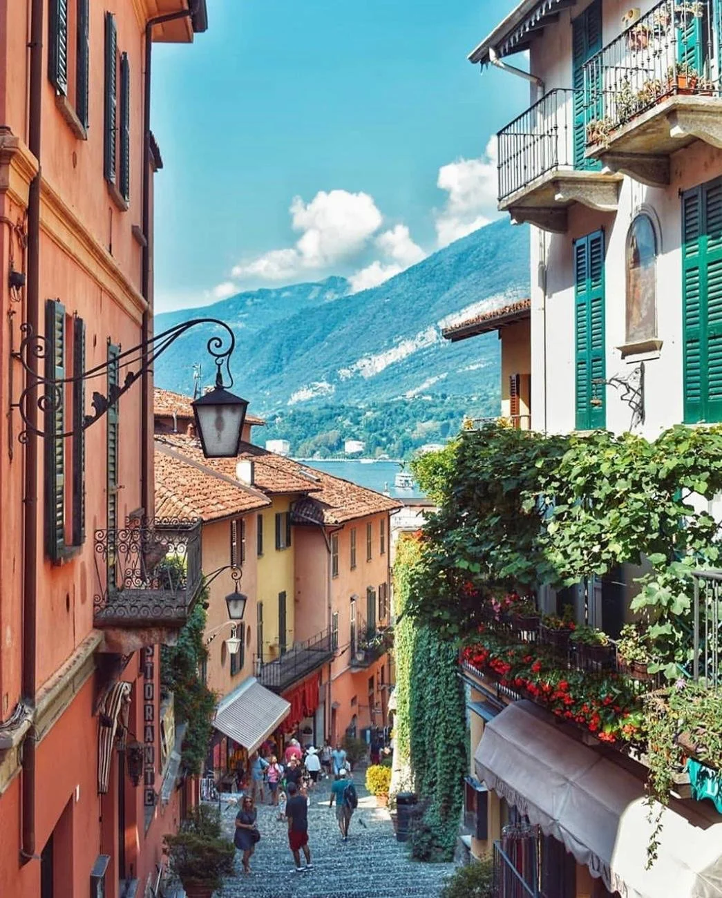 Lake Como Bellagio street.jpeg