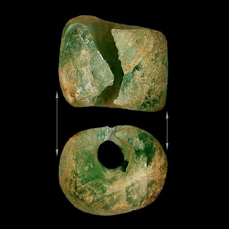 Persfoto Tiel onder embargo tot 21-6-2023 11.15 uur_Groene glazen kraal, 4000 jaar oud.jpg