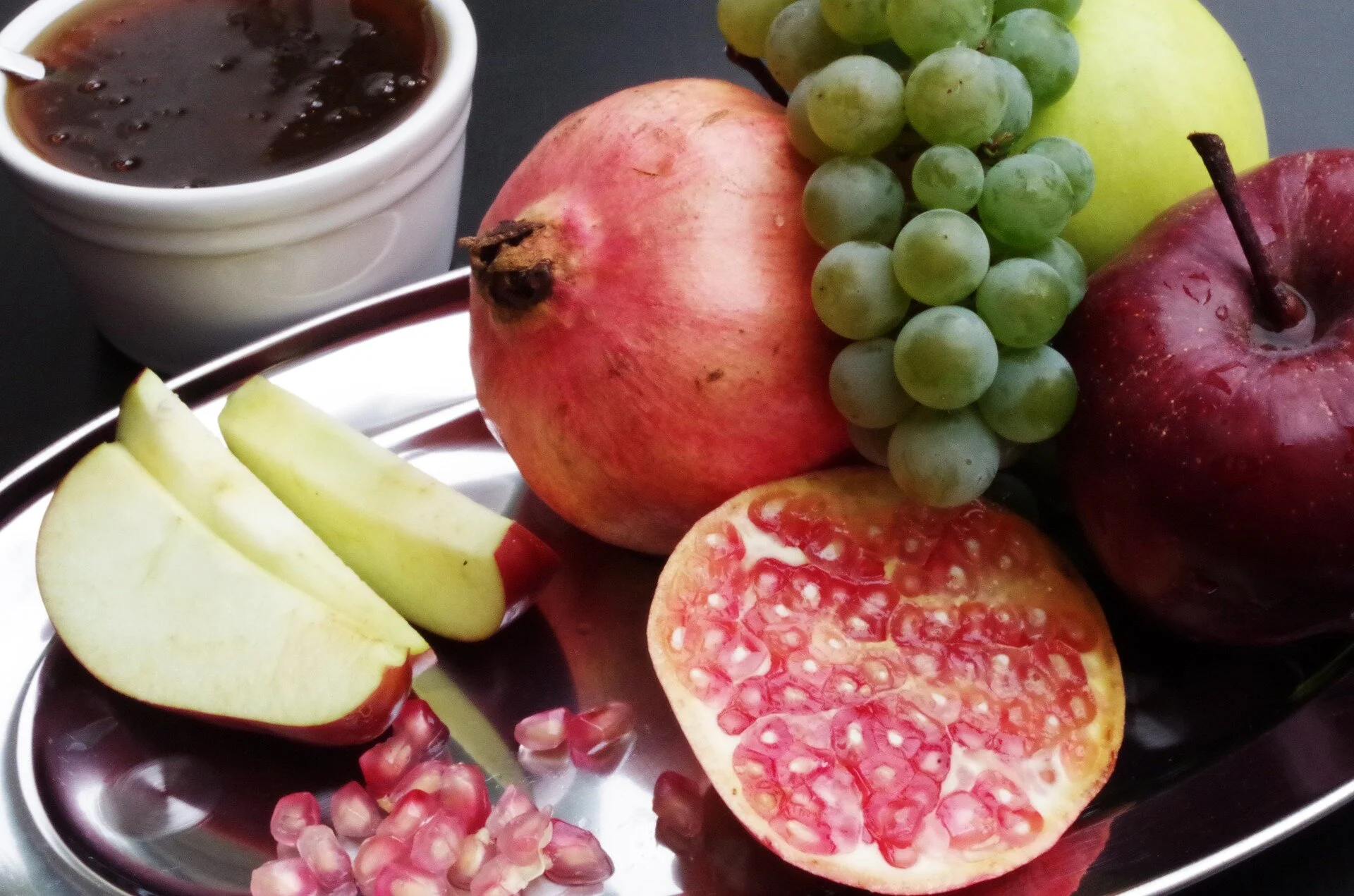 apples and honey.jpg
