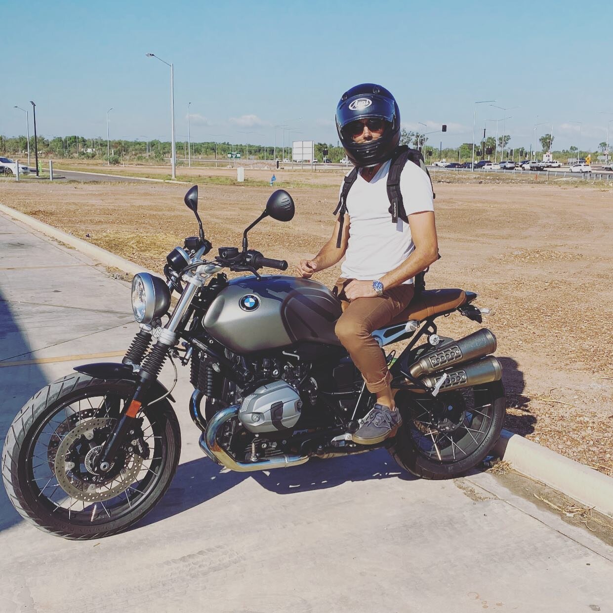 #rninetscrambler #1200cc #bmw #birthdaygiftlate #easylife #keepyourlicense #theharderpart #darwin