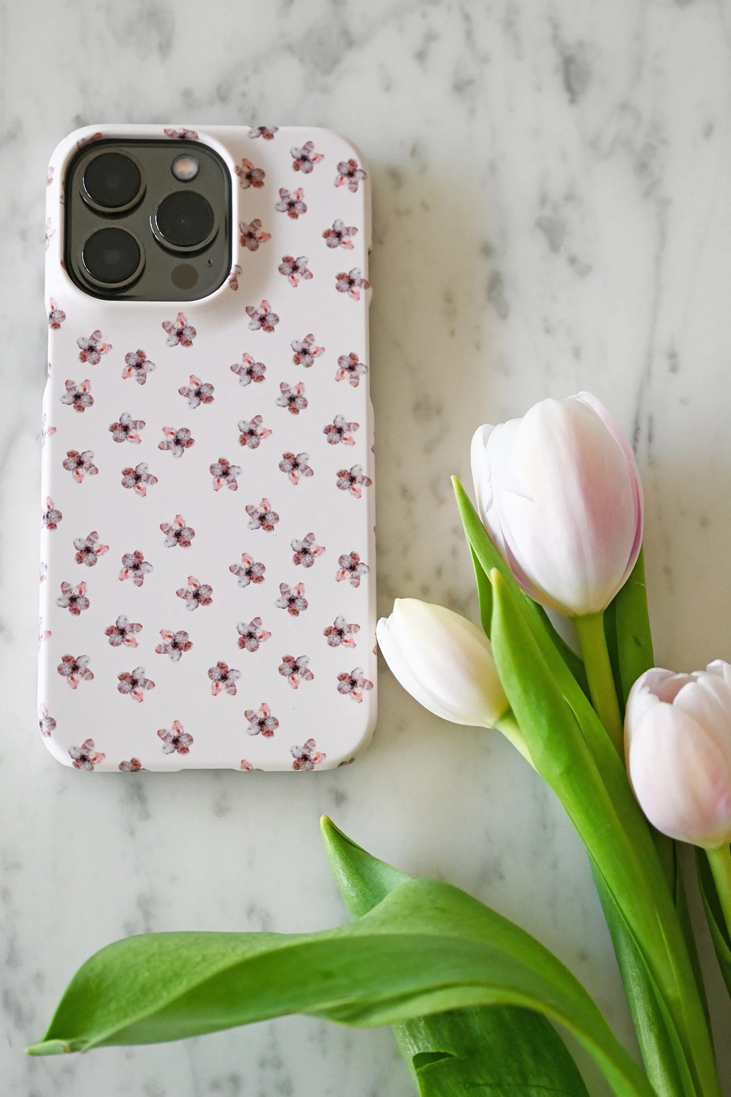 mia-floral-phone-cover.jpg