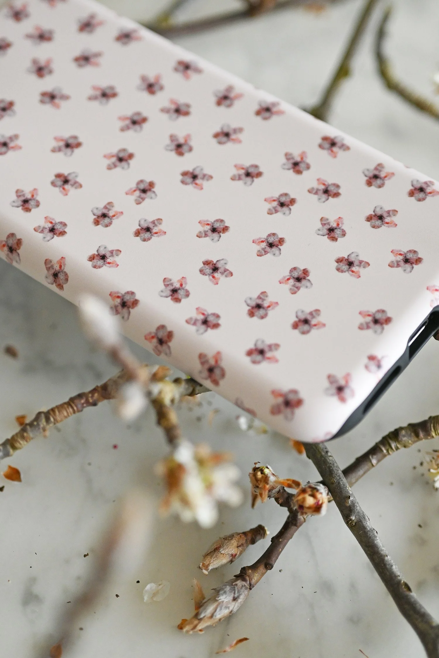mia-flower-phone-case.jpg