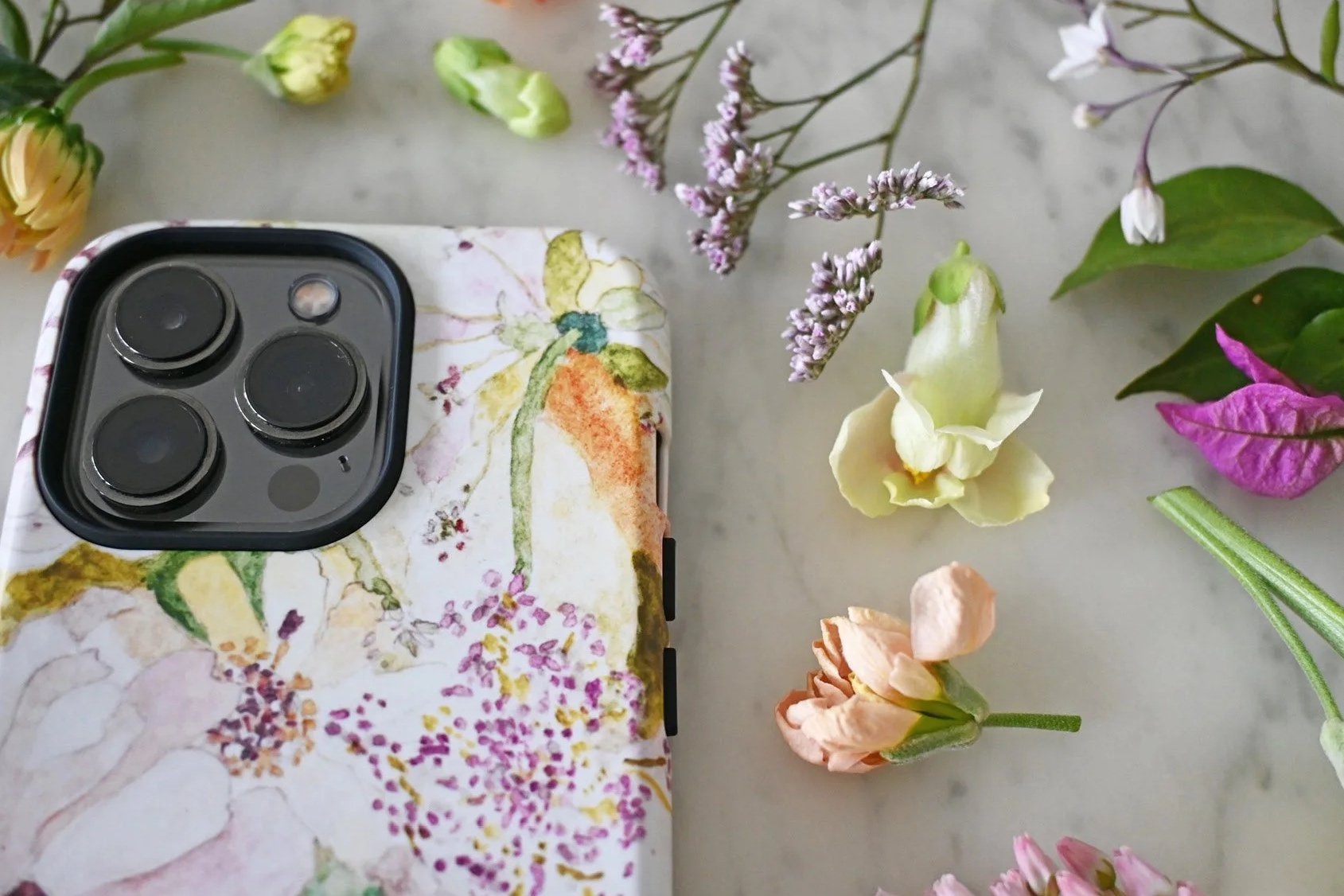 How to Choose a Protective Phone Case That Still Looks Pretty