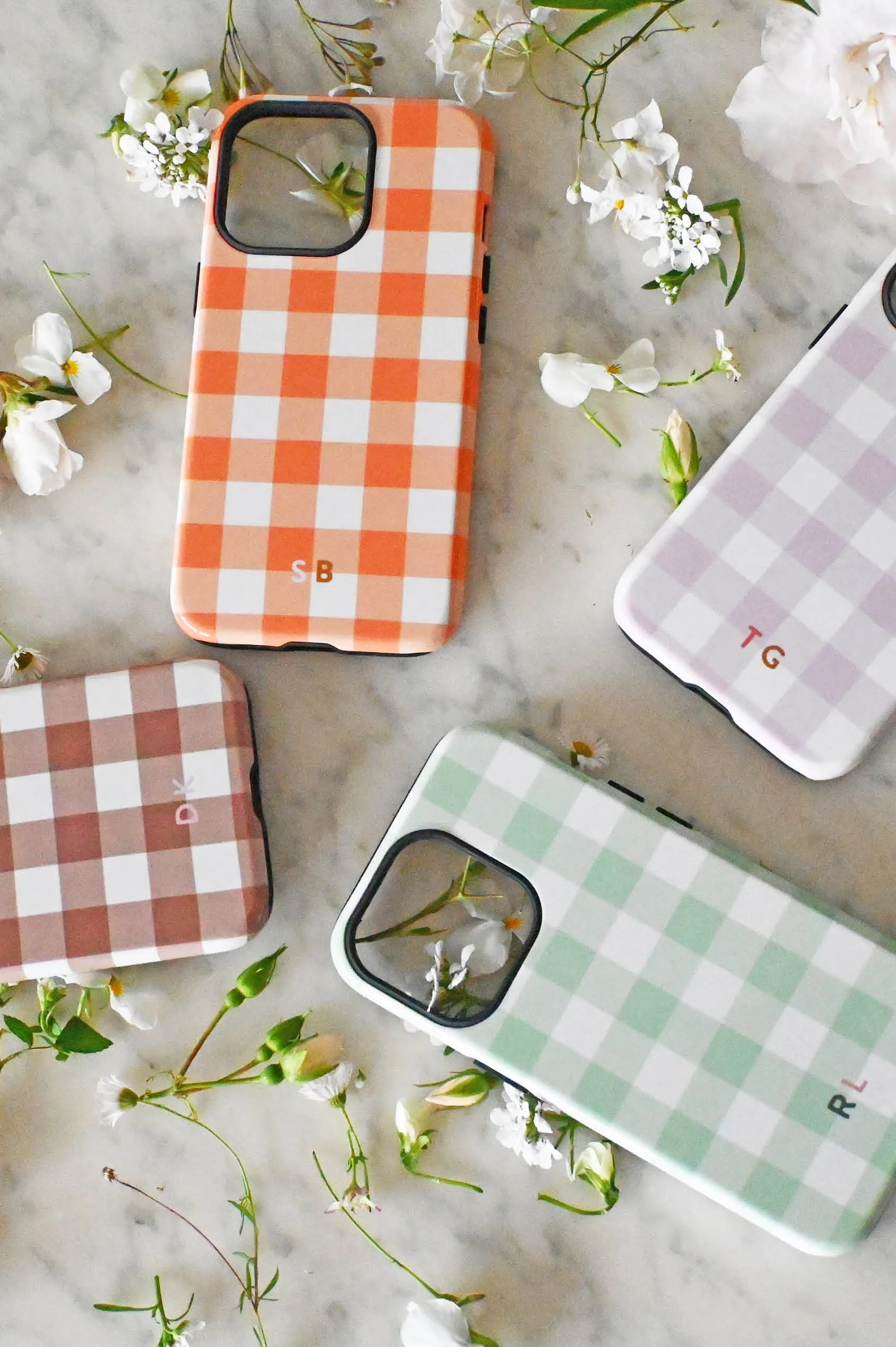 gingham-initial-personalised-phone-case-details.jpg