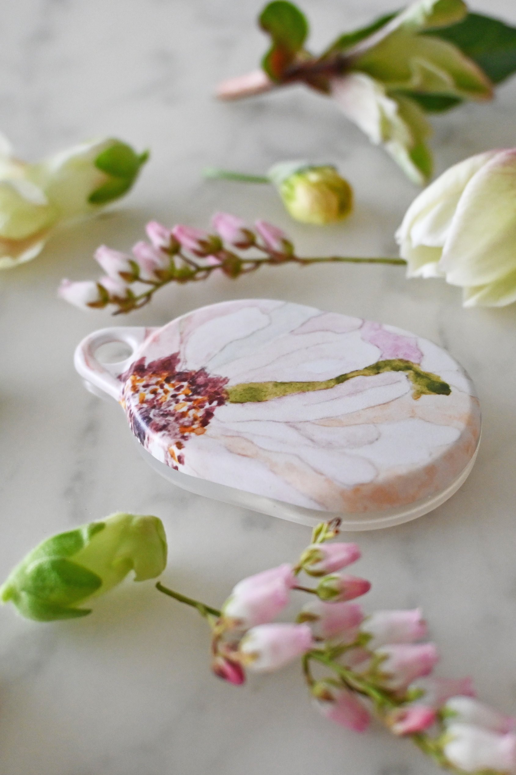 cleo-pretty-floral-airtag-case.jpg