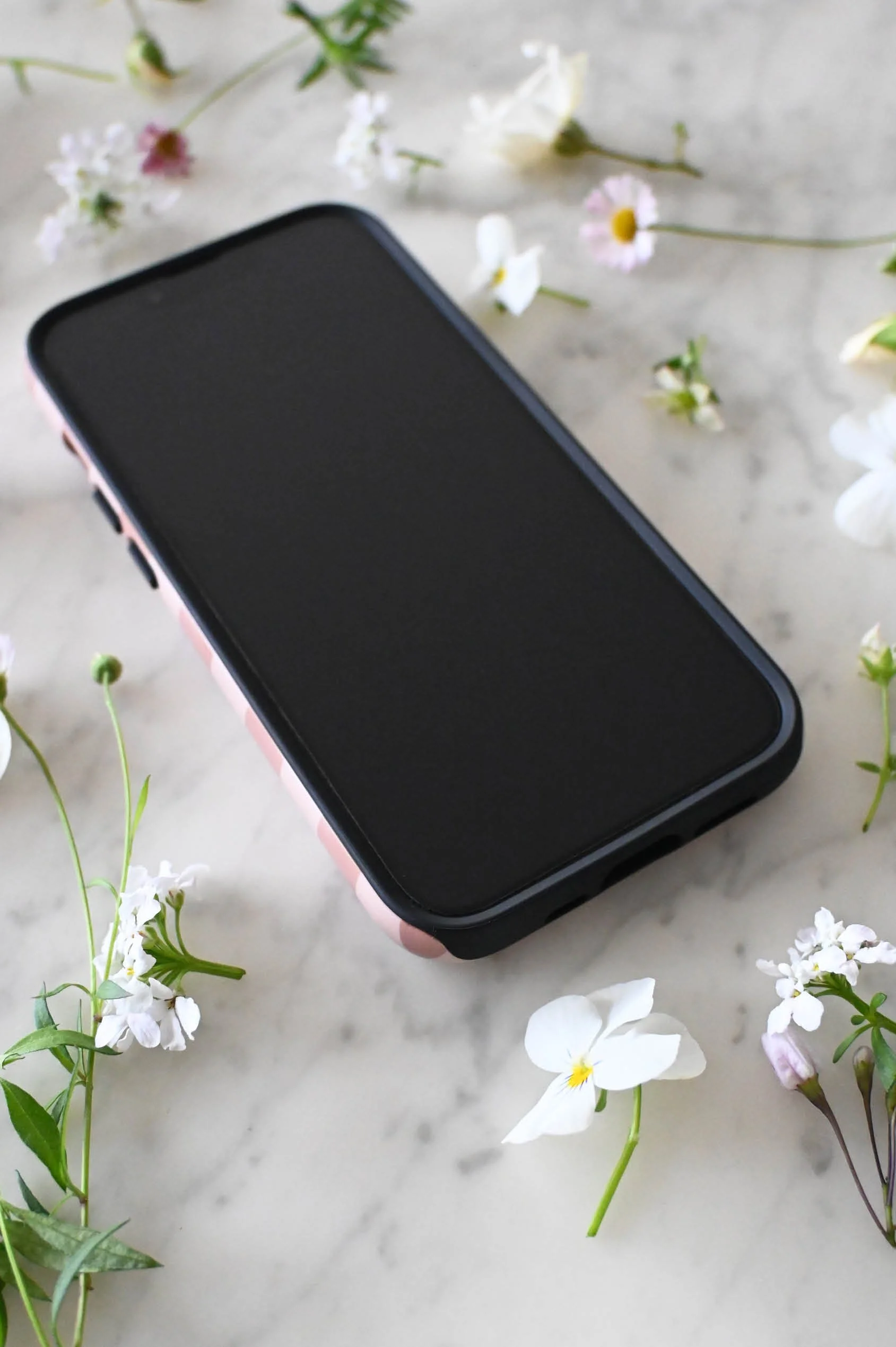 gingham-initial-personalised-phone-case-front-screen.jpg