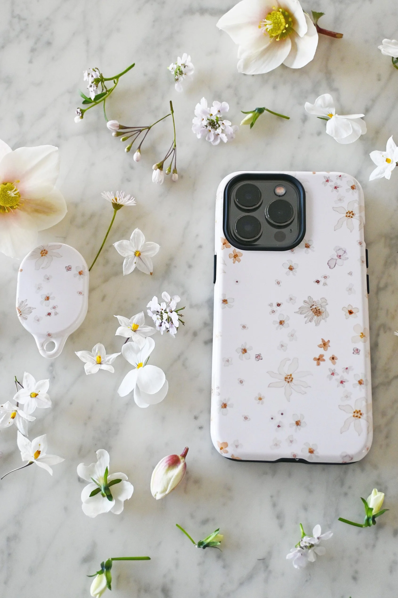 cosette-matching-floral-phone-airtag-set.jpg