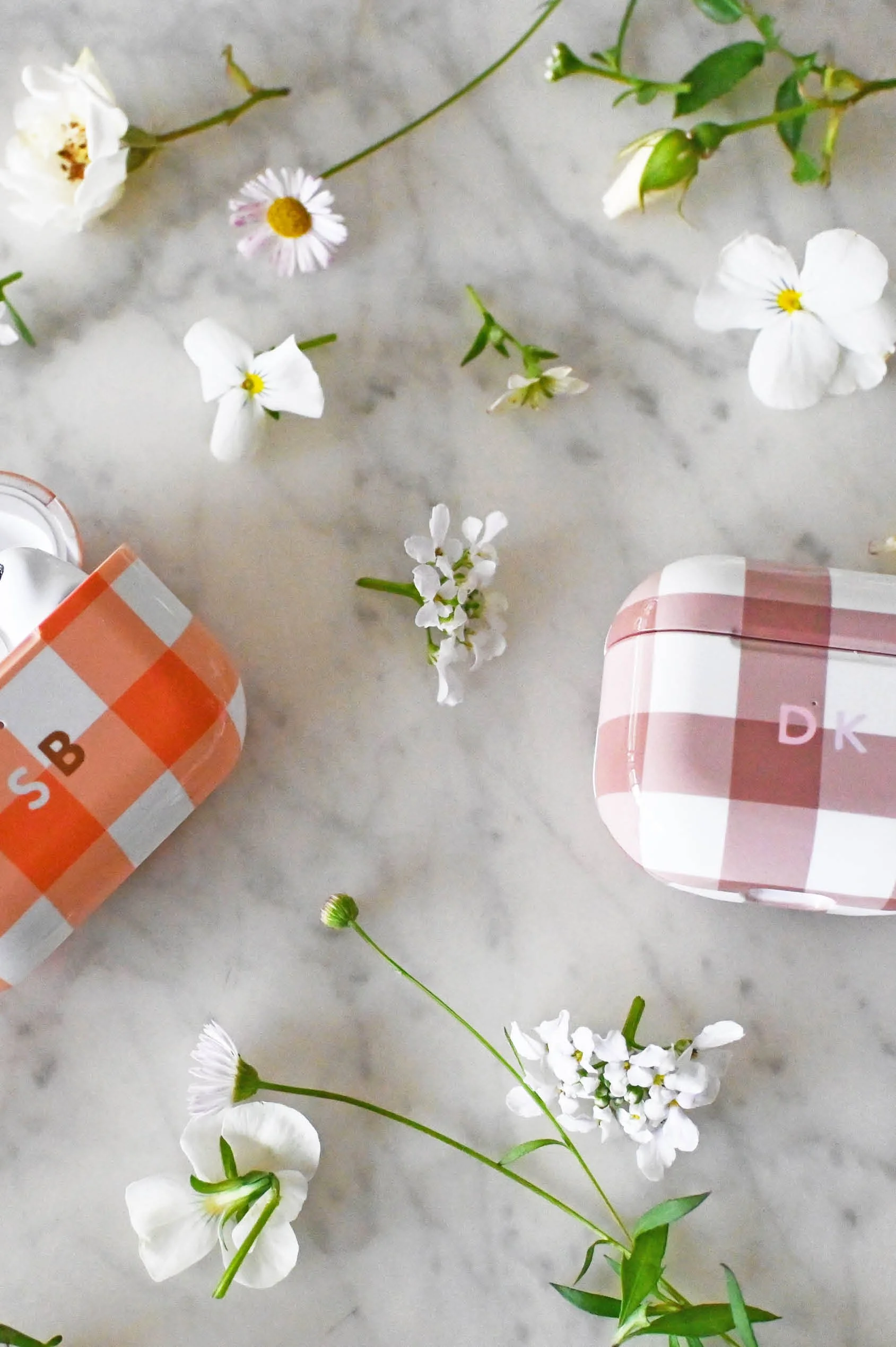 gingham-initial-airpods-cases-pretty.jpg